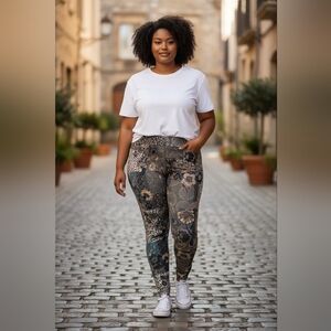 Live Well Active Floral Patterned Women's 7/8 Leggings, Size 18/20